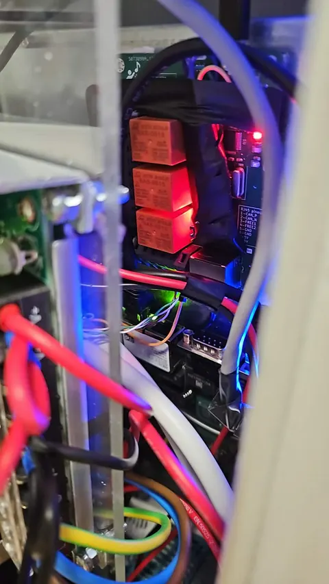 Vnitřek elektroboxu